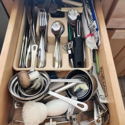 flatware and kitchen utensils
