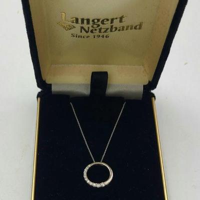 14k white gold and Diamond pendant necklace