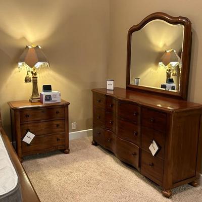 Gorgeous Broyhill bedroom suite with cedar lined drawers. 