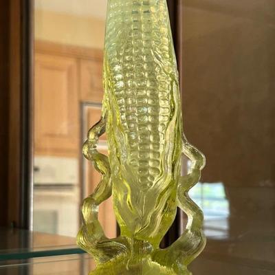 Vaseline glass vase. 