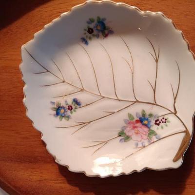 Leaf trinket tray (hand painted)