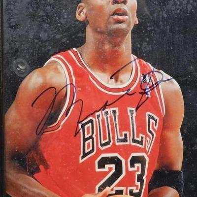 Signed Michael Jordan Photo 8 X 10