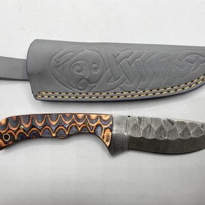 Handmade Damascus Steel Knife with Cutom Leather