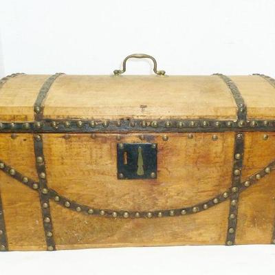 early child or lady size trunk