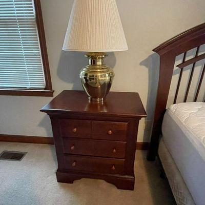 NIGHTSTAND WITH QUEEN BEDROOM SET BY SUMTER CABINET, LARGE BRASS LAMP