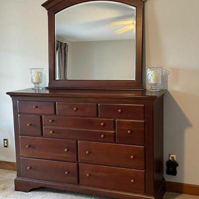 DRESSER W/MIRROR WITH QUEEN BEDROOM SET BY SUMTER CABINET