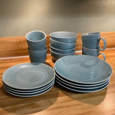 BLUE DISH SET