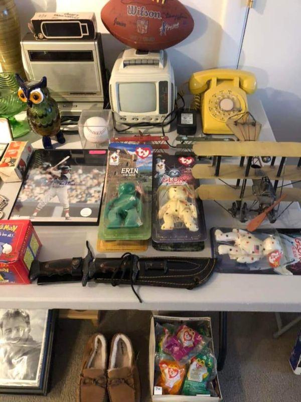 Framingham Indoor Collectibles, Art, Model Kits & Home Friday 1/26 Moving Yard Sale 93pm