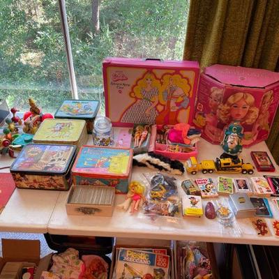 Vintage toys dolls lunchboxes and more. 