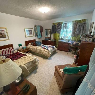MCM single bed and desk 