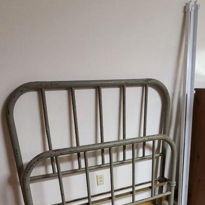 Antique Metal Bed Headboard and Footboard with Metal Side rails 
