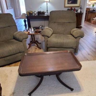 2 Recliners