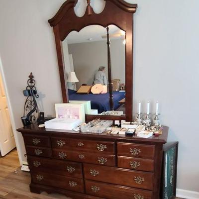 Beautiful Kincaid Dresser & Mirror