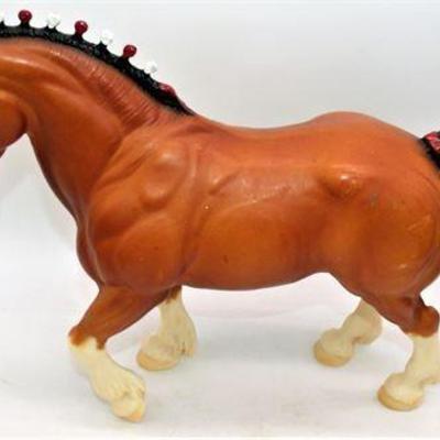 Lot 008   2 Bid(s)
BREYER Clydesdale Horse figure