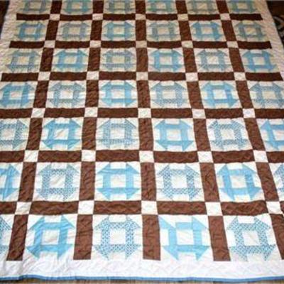Lot 001   7 Bid(s)
Hand made MONKEY WRENCH Quilt