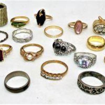 Lot 101   10 Bid(s)
27 rings various stones etc