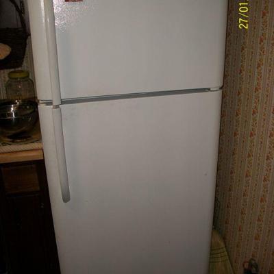 18.2 cubic foot fridge/freezer