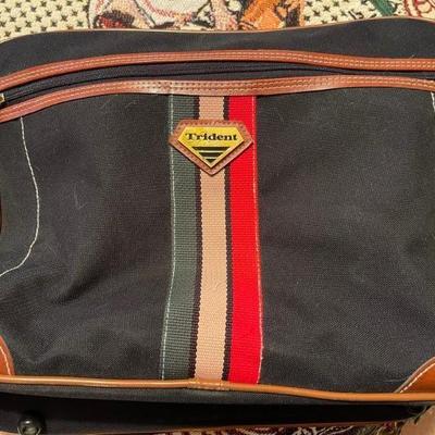 Vintage carry bags 