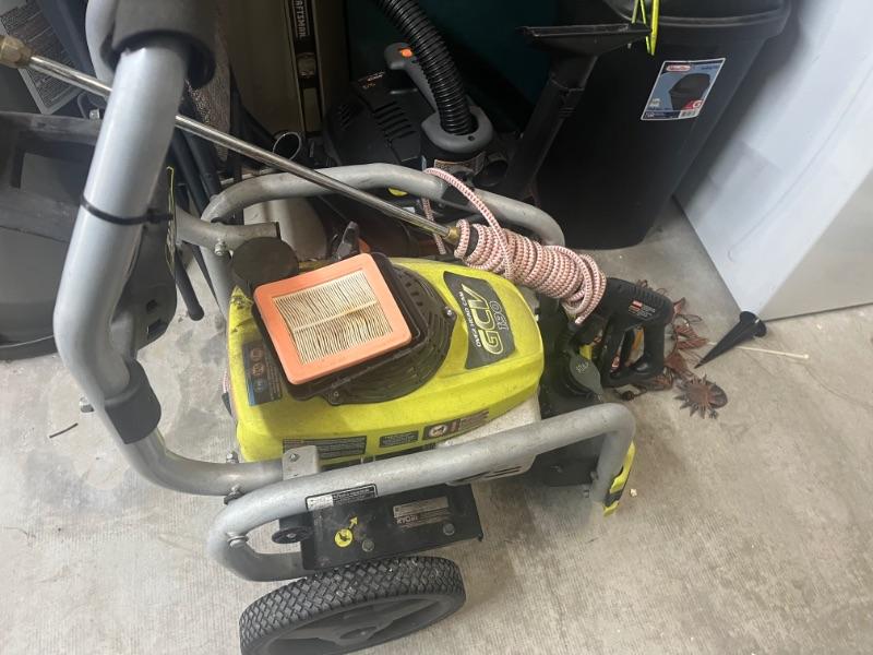 V Patton Estates in Tropical Acres In ZEPHYRHILLS for 2 Days