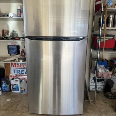 LG Refrigerator, nearly new!