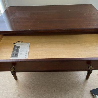 Bernhardt table