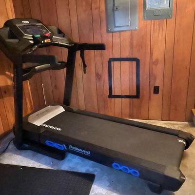 Nautilus T618 Elliptical. 