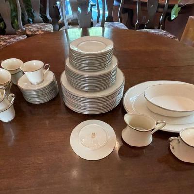 Solitaire Lenox, place setting for 12 with serving platter, bowl, sugar & creamer. 