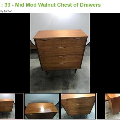 Lot # : 33 - Mid Mod Walnut Chest of Drawers
4 drawer chest, built in wooden pulls, surface scratches consistent with age, matches Lot 32...