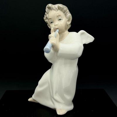 LLADRO Porcelain "Angel with Flute"