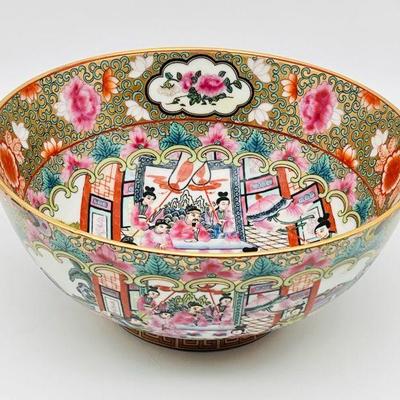 20th Century Hand Painted Famille Rose Chinoiserie Bowl with Gold Trim
