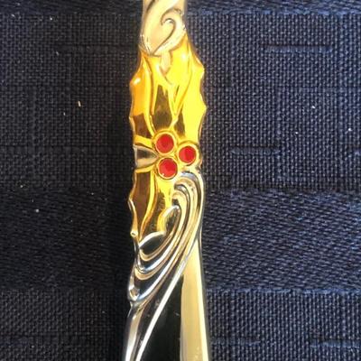 Yamasaki

Stainless steel 
made in Japan.
8 piece place setting.