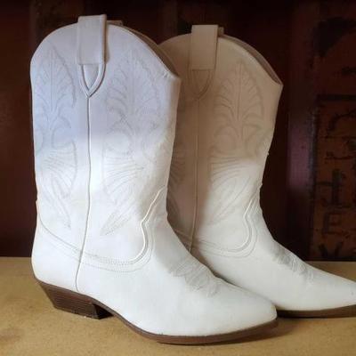 #6132 â€¢ Woodbridge Womens Cowboy Boots
