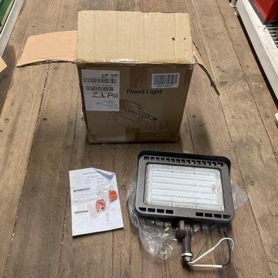 #7058 â€¢ LED Flood Light
