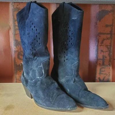 #6120 â€¢ Cities Womans Boots
