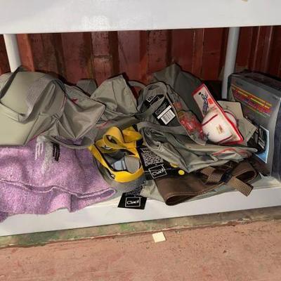 #6514 â€¢ Blanket, NÃºmero Uno Bags, Toys and CD Case
