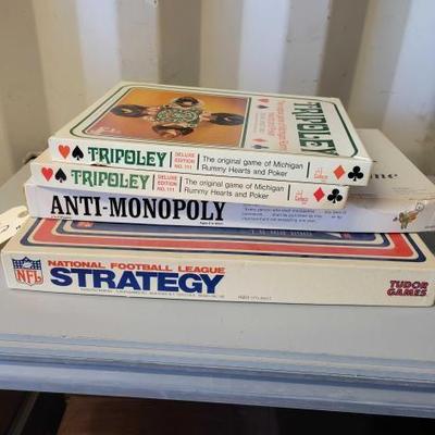 #5740 â€¢ 4 Vintage Board Games
