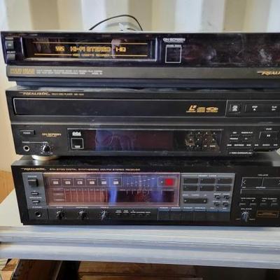 #5728 â€¢ Vintage Realistic Home Theater Equipment
