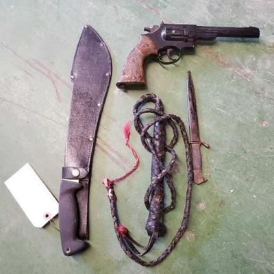 #6102 â€¢ 2 Knifes, whip and Revolver Pellet Gun

