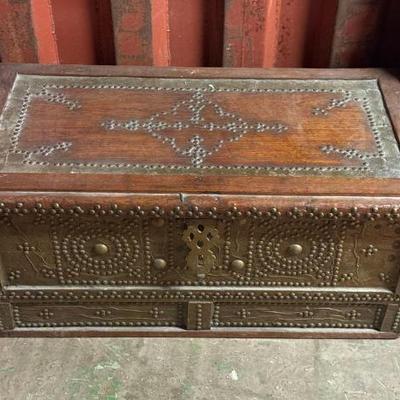 #6520 â€¢ Studded Wood Storage Trunk
