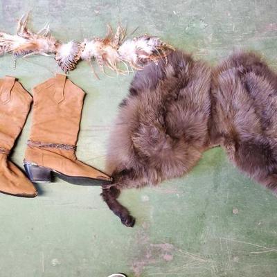 #6100 â€¢ Animal Fur, Boots, Feathers
