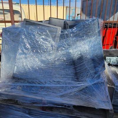 #2697 â€¢ 10 HP Monitors, Keyboards, and Mouses
