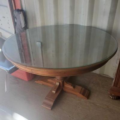#4000 â€¢ Round table with glass top
