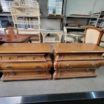 #2140 â€¢ Vintage Heritage Grand Tour Dresser Set
