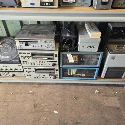 #3056 â€¢ Vintage Electronic Equipment
#3056 â€¢ Vintage Electronic Equipment
