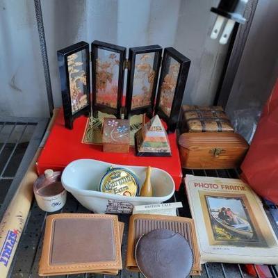 #5752 â€¢ Wallets, Photo Frame, Jewelry Box, Decorations
