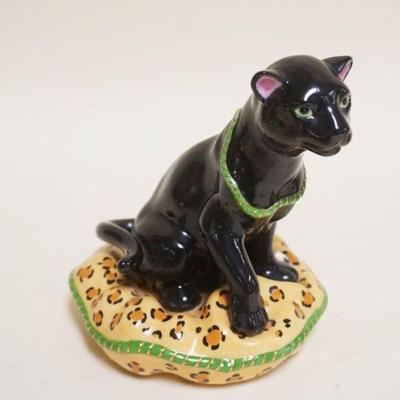 1017	LYNN CHASE PANTHER ON PILLOW FIGURE, APPROXIMATELY 6 1/2 IN HIGH
