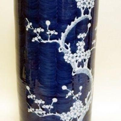1040	ASIAN BLUE & WHITE UMBRELLA STAND, APPROXIMATELY 24 IN HIGH

