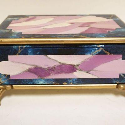 1023	FAUX MARBLE HINGED DRESSER BOX, APPROXIMATELY 14 IN X 10 IN X 5 1/2 IN HIGH
