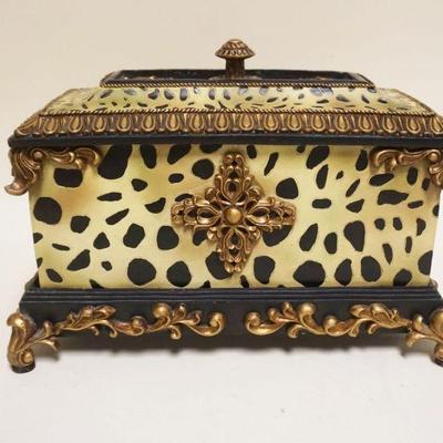 1022	ORNATE COMPOSITE DRESSER TOP STORAGE BOX, APPROXIMATELY 16 1/2 IN X 8 IN X 11 IN HIGH
