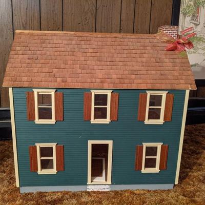 Large wooden doll house 
